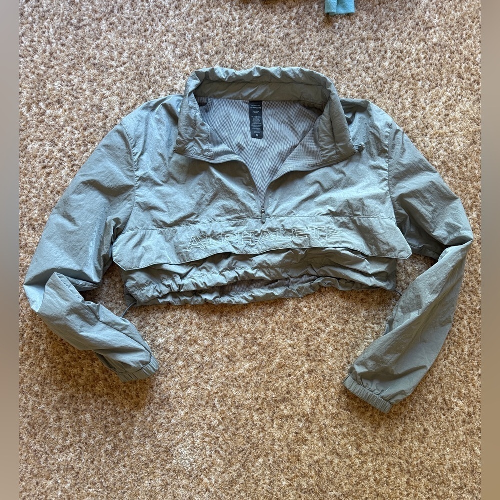 Alphalete Endure Crop Jacket size small